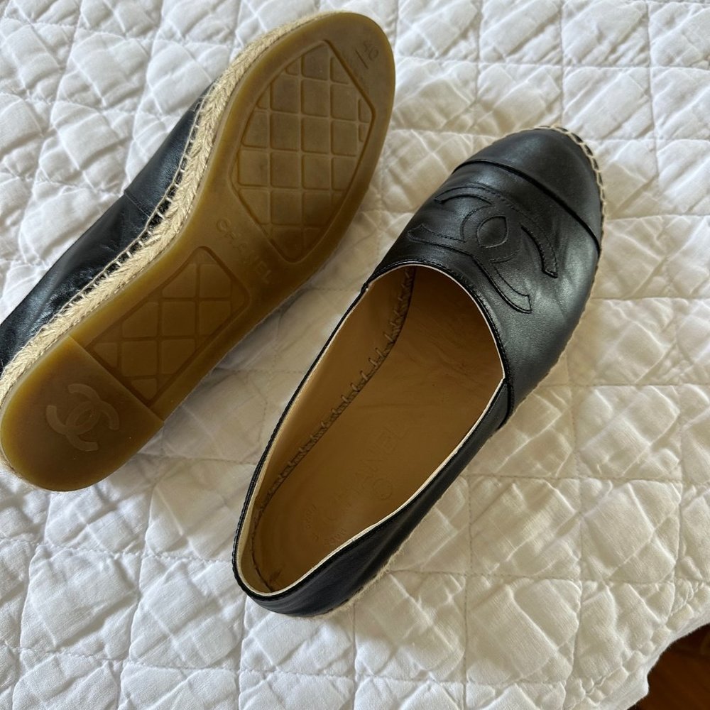 Chanel Woman's Shoes Size 40